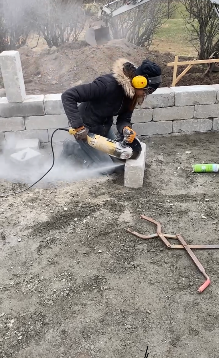 kapa betongsten till växthus med vinkelslip 